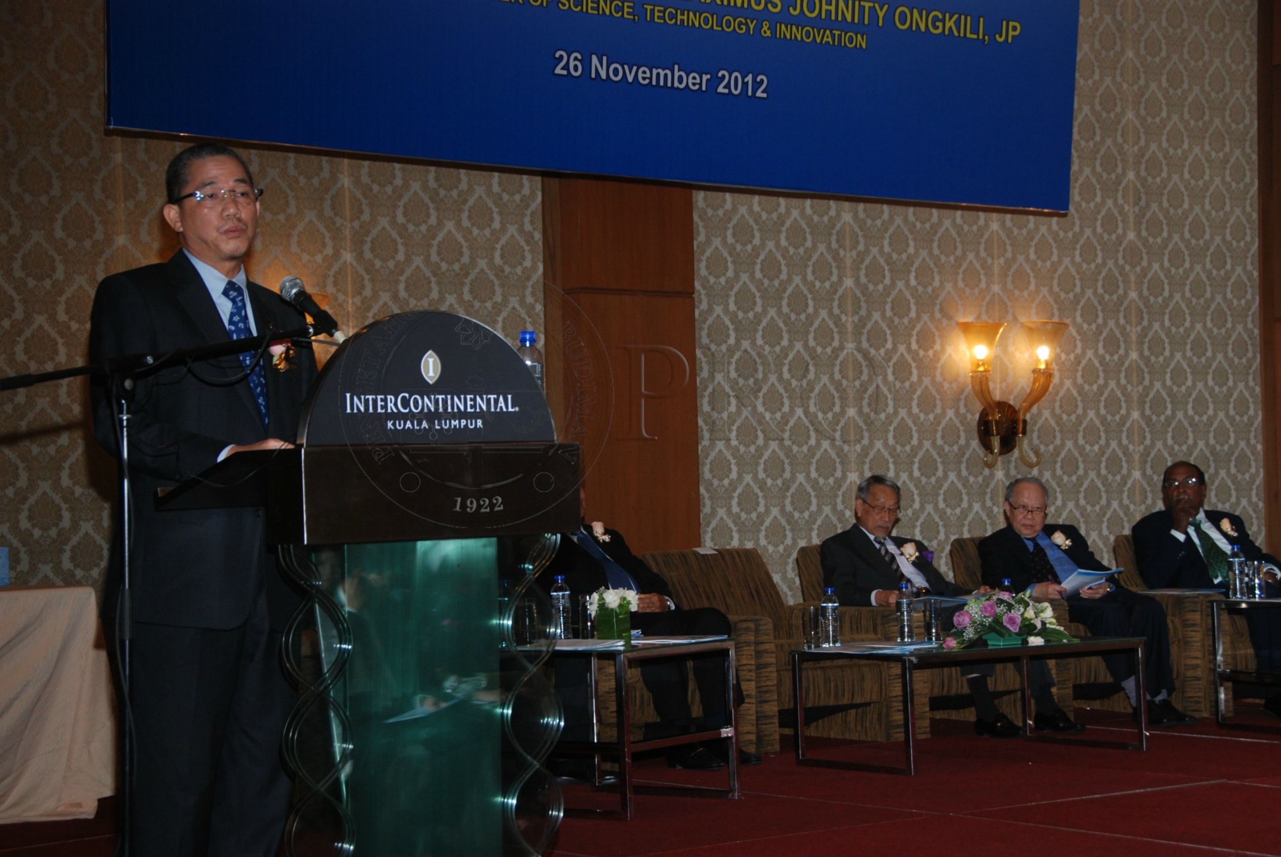 PRO 12 135 toray DSC 9050